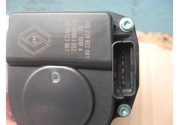 дроссельна заслінка Renault Kangoo, Laguna II, Megane, II, Scenic, II, Duster, Clio II, Logan, Sandero, Trafic II 1.6, 1.8, 2.0, 8200063652, 8200123061